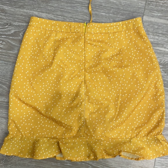 Revolve yellow skirt M - Picture 3 of 3